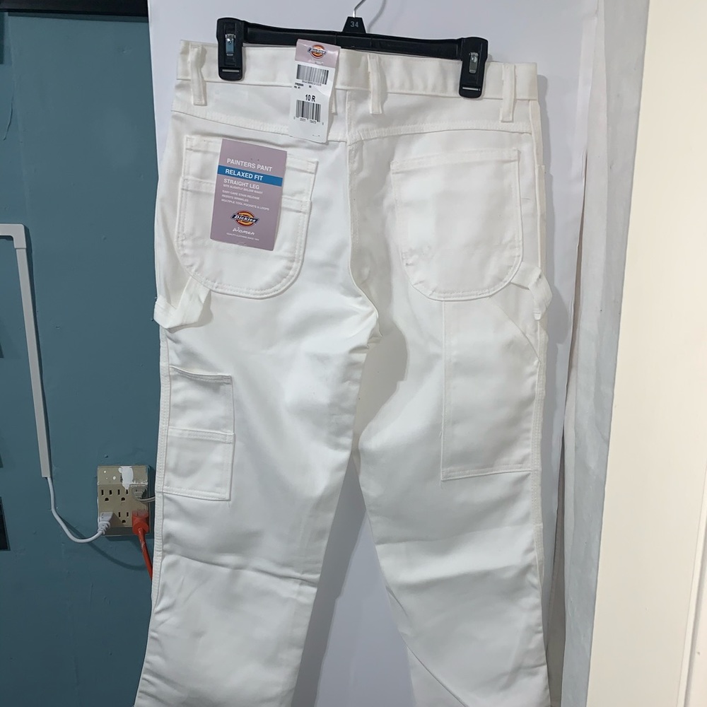 Woman painting pant